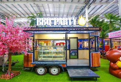 &ldquo;網(wǎng)紅車&rdquo;遇見夜經(jīng)濟(jì) 街景夢工廠濰坊&ldquo;造夢&rdquo;